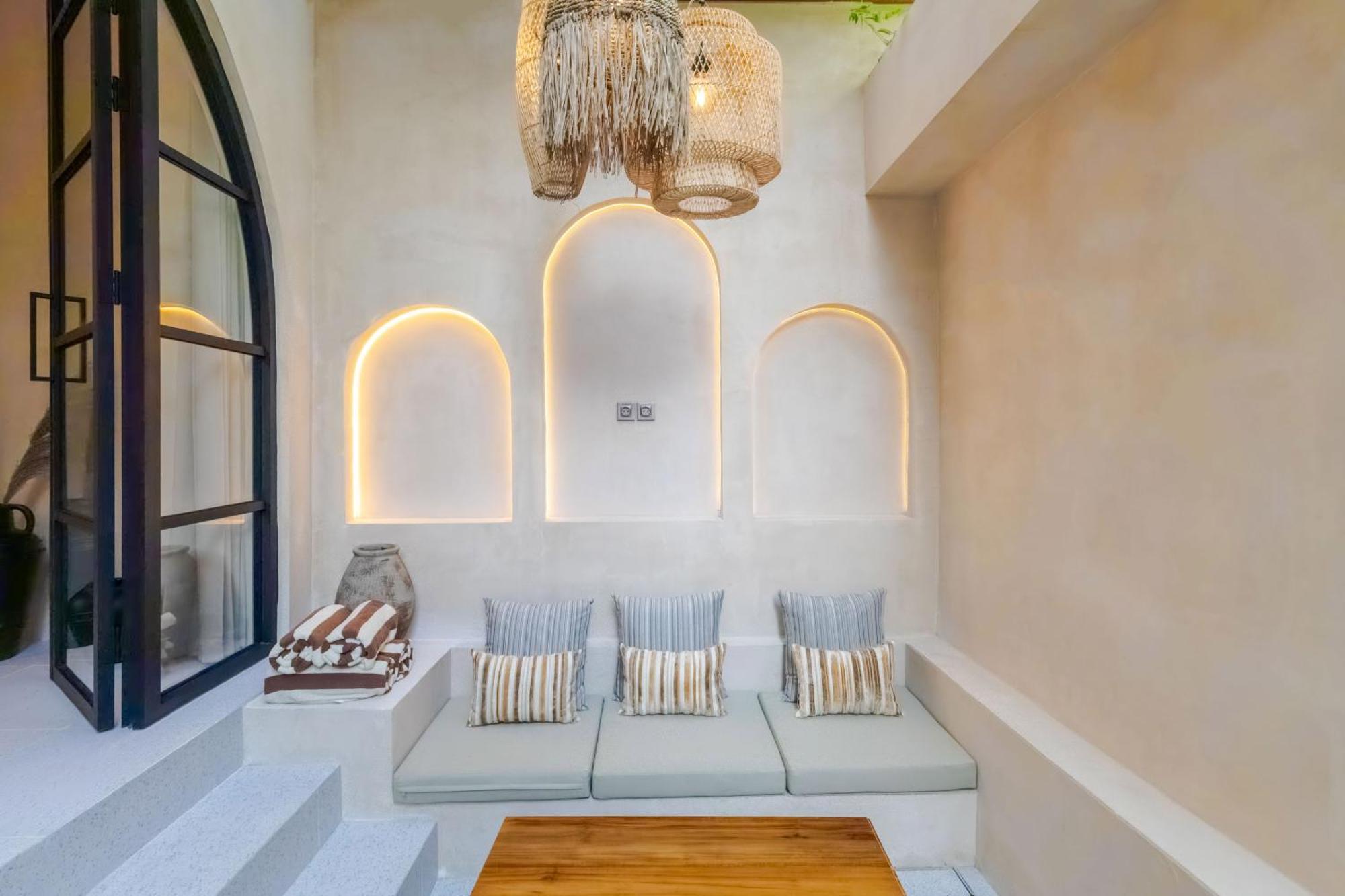 Santa Clara - 2 Bedroom Private In Seminyak (Bali)